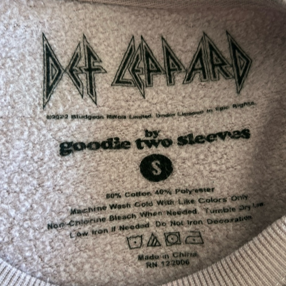 Def Leppard Women's Sweatshirt- Purple - Picture 7 of 8